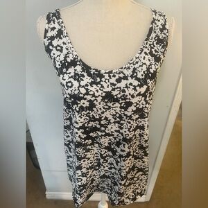 Floral Black and White Women's Tank Top
